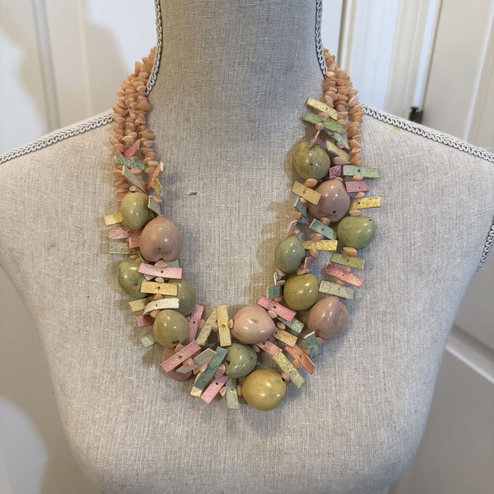 VINTAGE LIGHT PINK BEAD NECKLACE lightweight multi strand